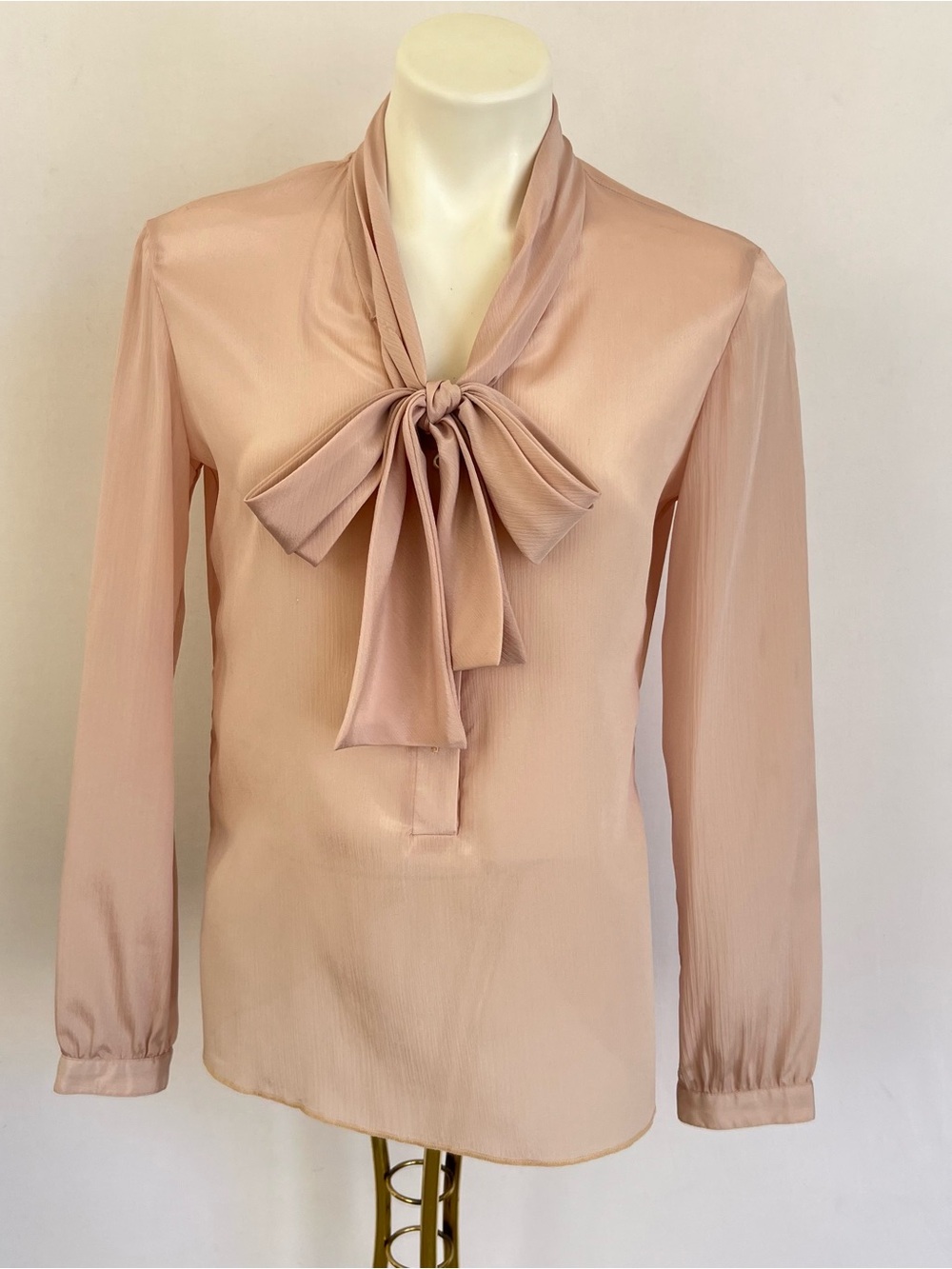 Vintage St John Bow Tie Neck Satin Top Blouse Sz 10 Pink Elegant Chic